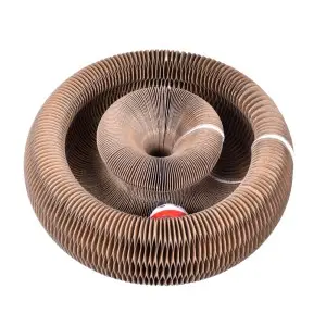 Jeu pour chat en carton avec clochettes Jeu pour chat en carton avec clochettes